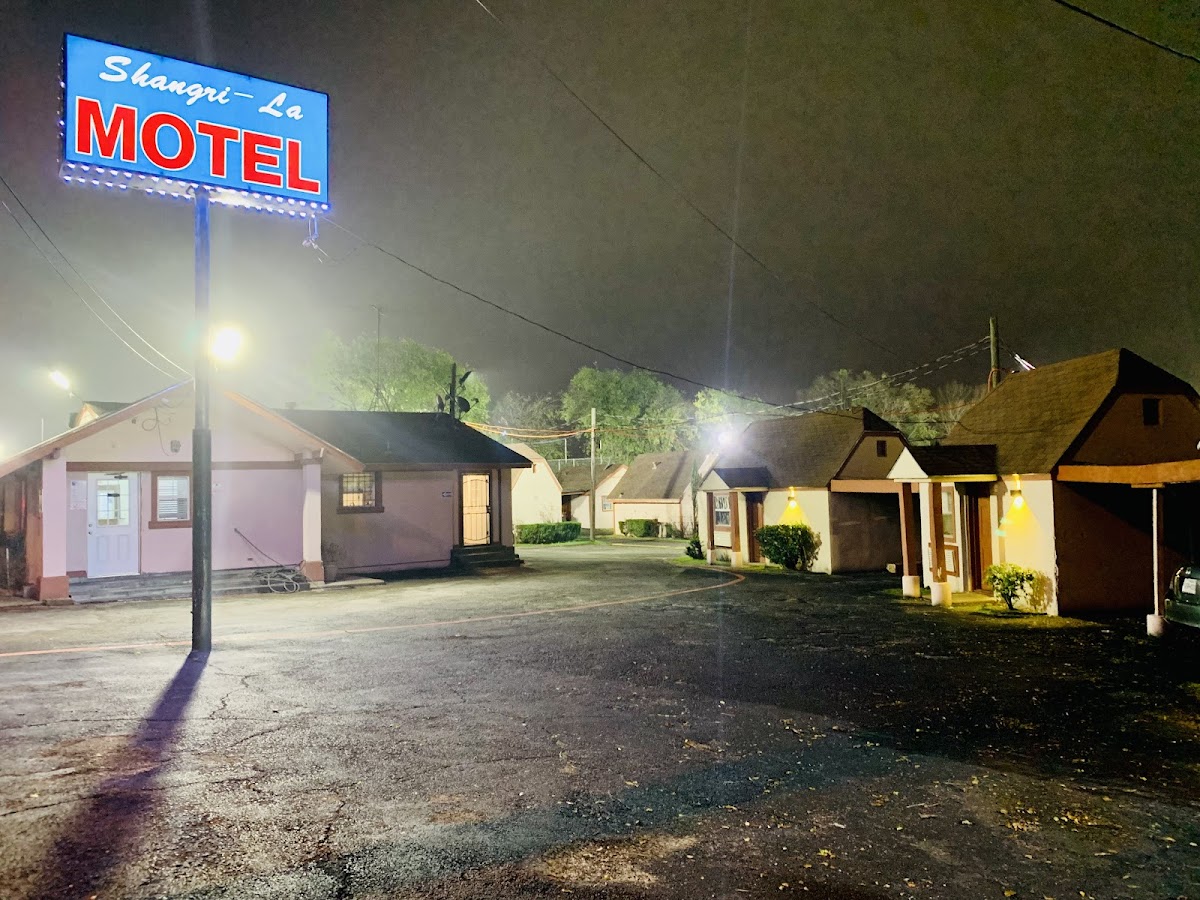 Shangri-La Motel